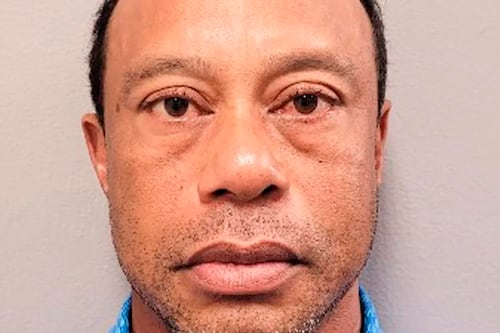 Tiger Woods tenía opioide al ser arrestado tras accidente