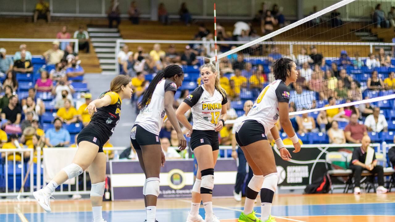 Las campeonas Pinkin de Corozal ya clasificaron a la semifinal del torneo de este año.