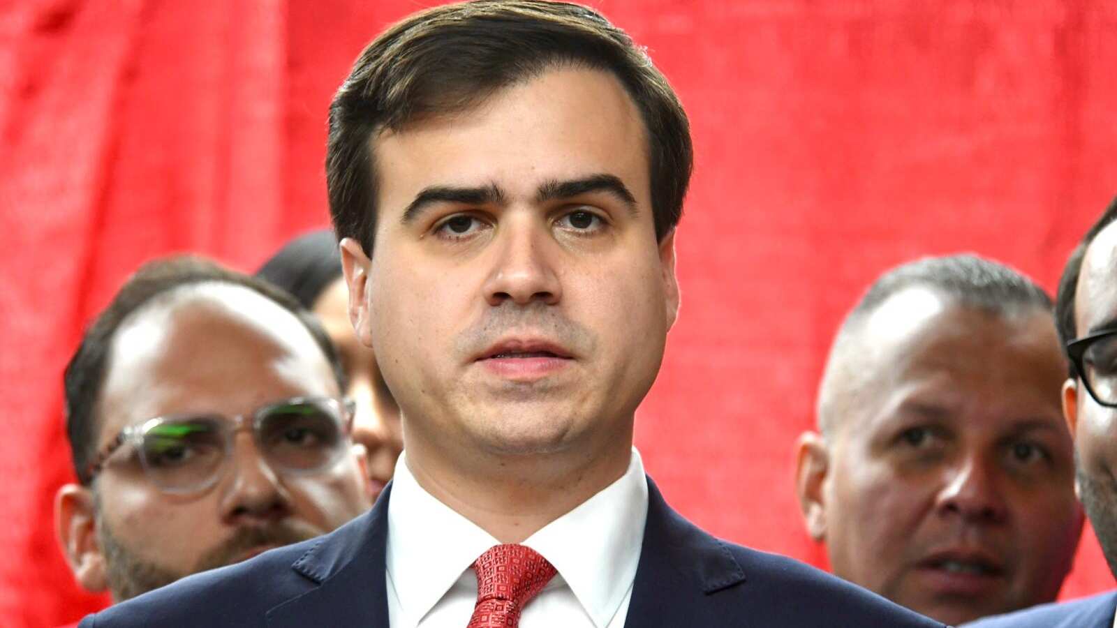 El presidente del PPD, Pablo José Hernández, Manuel Calderón Cerame como secretario general de la colectividad, Ernesto González como comisionado electoral y Ramón Luis Hernández como comisionado electoral alterno.