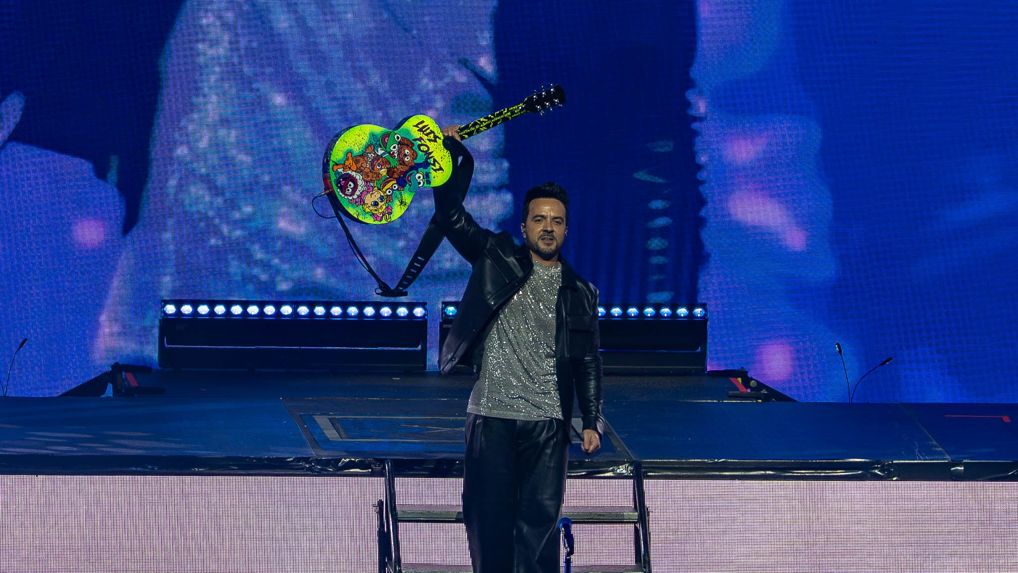 Luis Fonsi, 25 años Tour