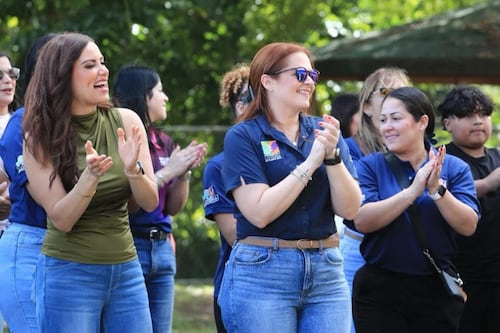 Negociado de la Lotería lleva música y regalos navideños a niños sin hogar
