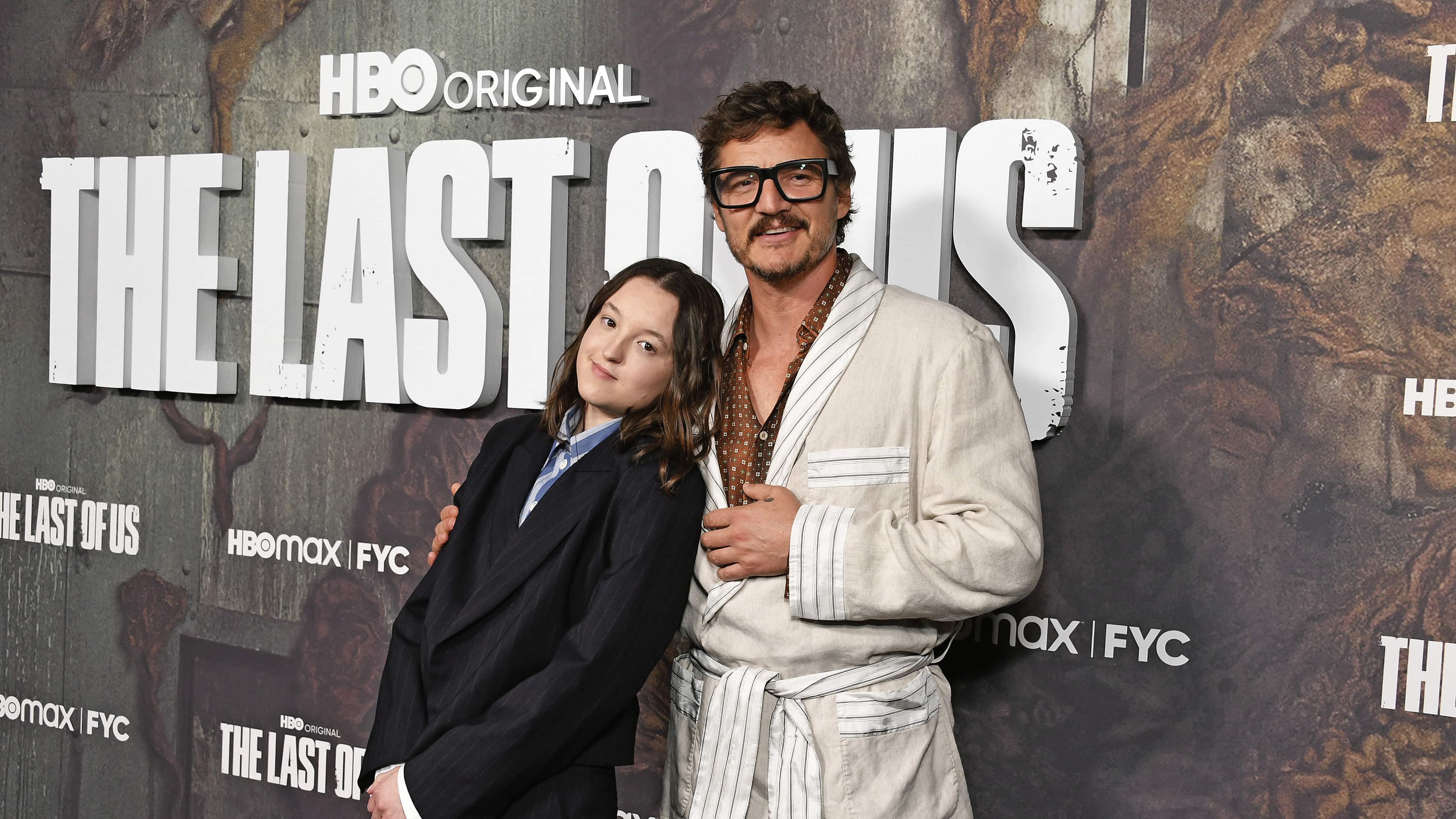 LOS ÁNGELES, CALIFORNIA - 28 DE ABRIL: (De izquierda a derecha) Bella Ramsey y Pedro Pascal asisten al evento FYC de Los Ángeles para la serie original de HBO "The Last of Us" en el Directors Guild of America el 28 de abril de 2023 en Los Ángeles, California. (Foto de Jon Kopaloff/Getty Images)