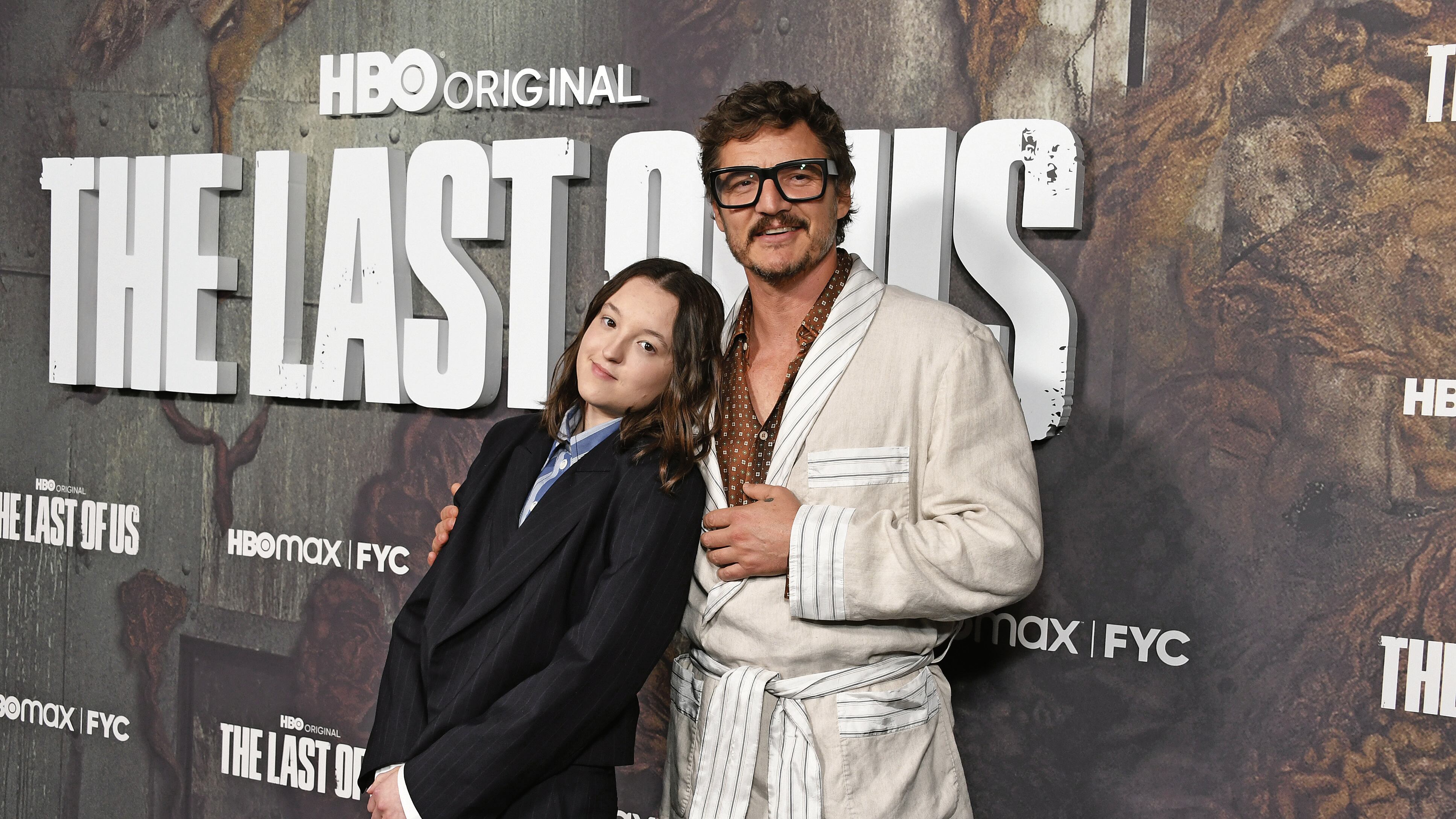 LOS ÁNGELES, CALIFORNIA - 28 DE ABRIL: (De izquierda a derecha) Bella Ramsey y Pedro Pascal asisten al evento FYC de Los Ángeles para la serie original de HBO "The Last of Us" en el Directors Guild of America el 28 de abril de 2023 en Los Ángeles, California. (Foto de Jon Kopaloff/Getty Images)