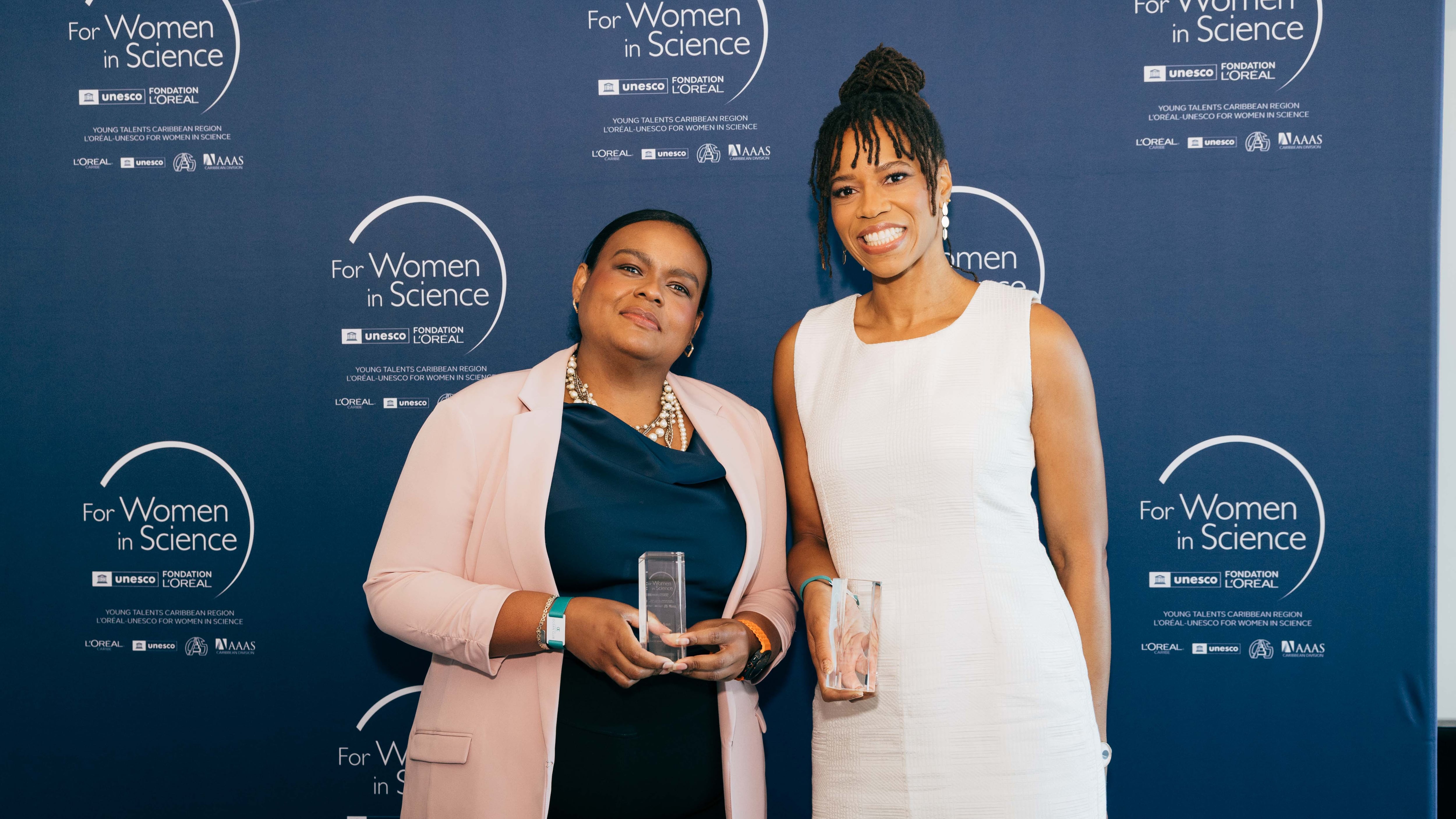 L’Oréal Caribe y la UNESCO reconocen a dos destacadas científicas caribeñas en la edición 2025 de “For Women in Science””