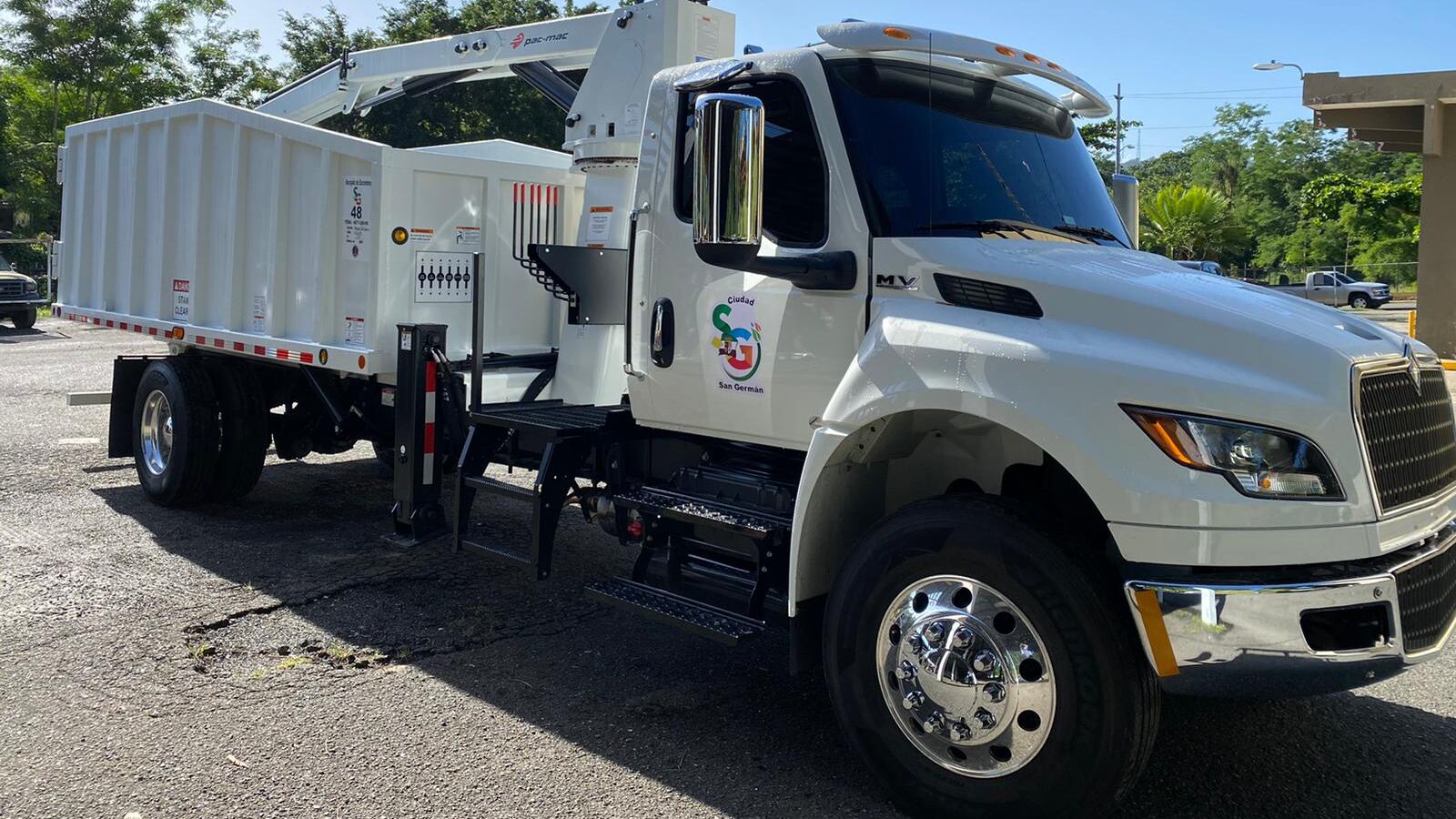 Dos nuevas "Gancheras" se suman a la "Operación Limpieza de Escombros" de San Germán.