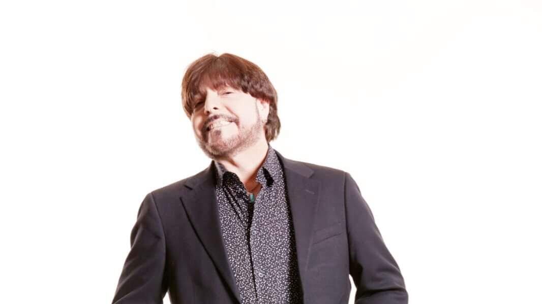 “Lou Briel revive los 70’s”