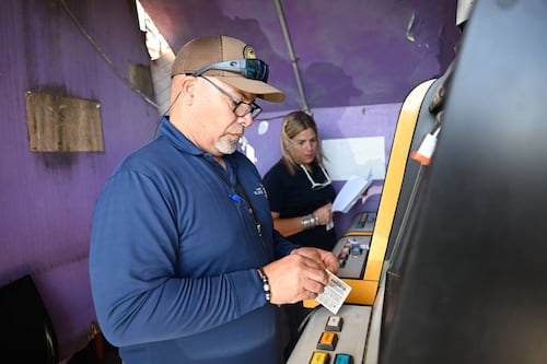 Comisión de Juegos inspecciona negocios en Vieques por operación de tragamonedas