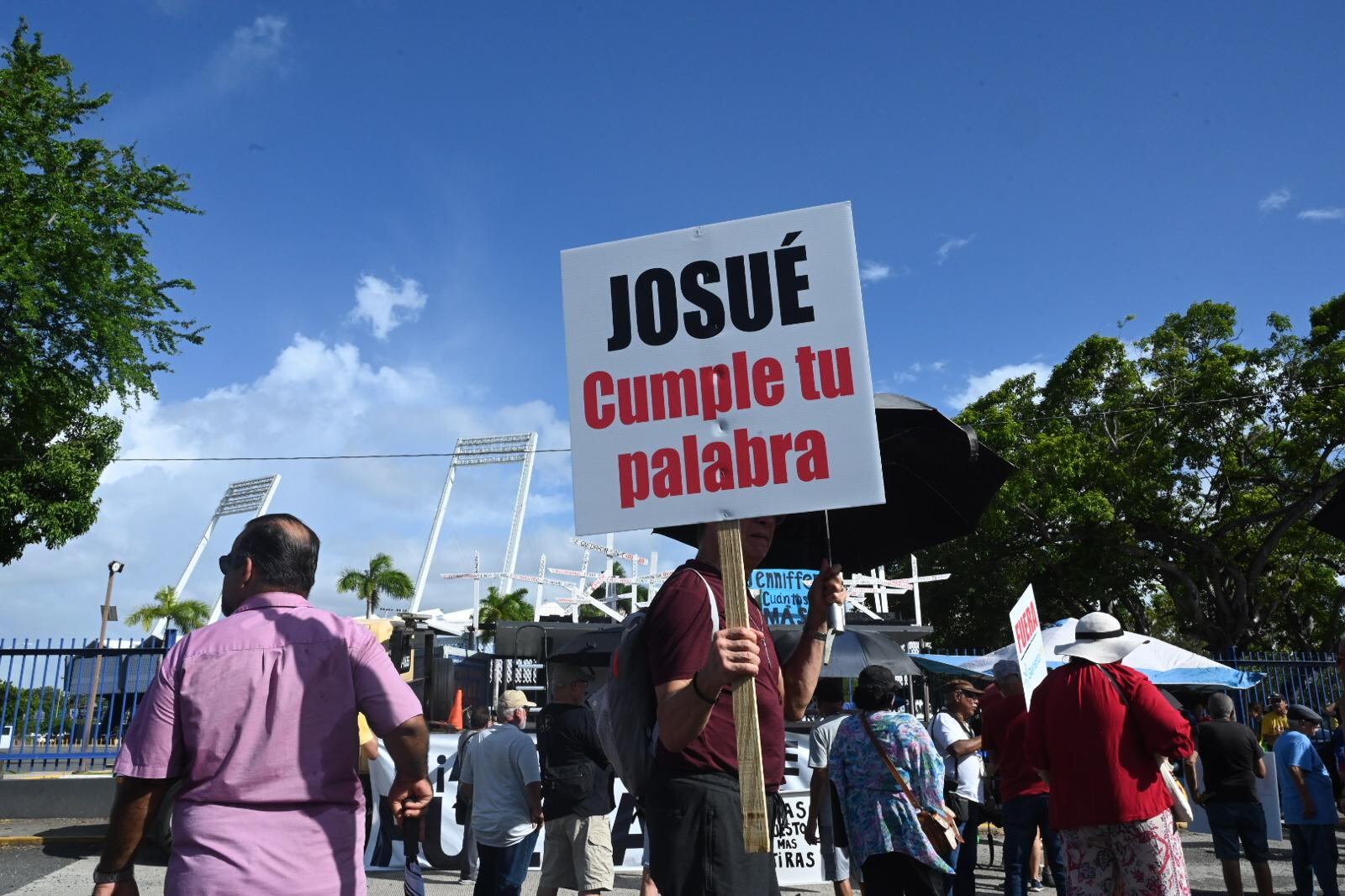 Ciudadanos se tiraron a la calle para exigir la salida de LUMA.