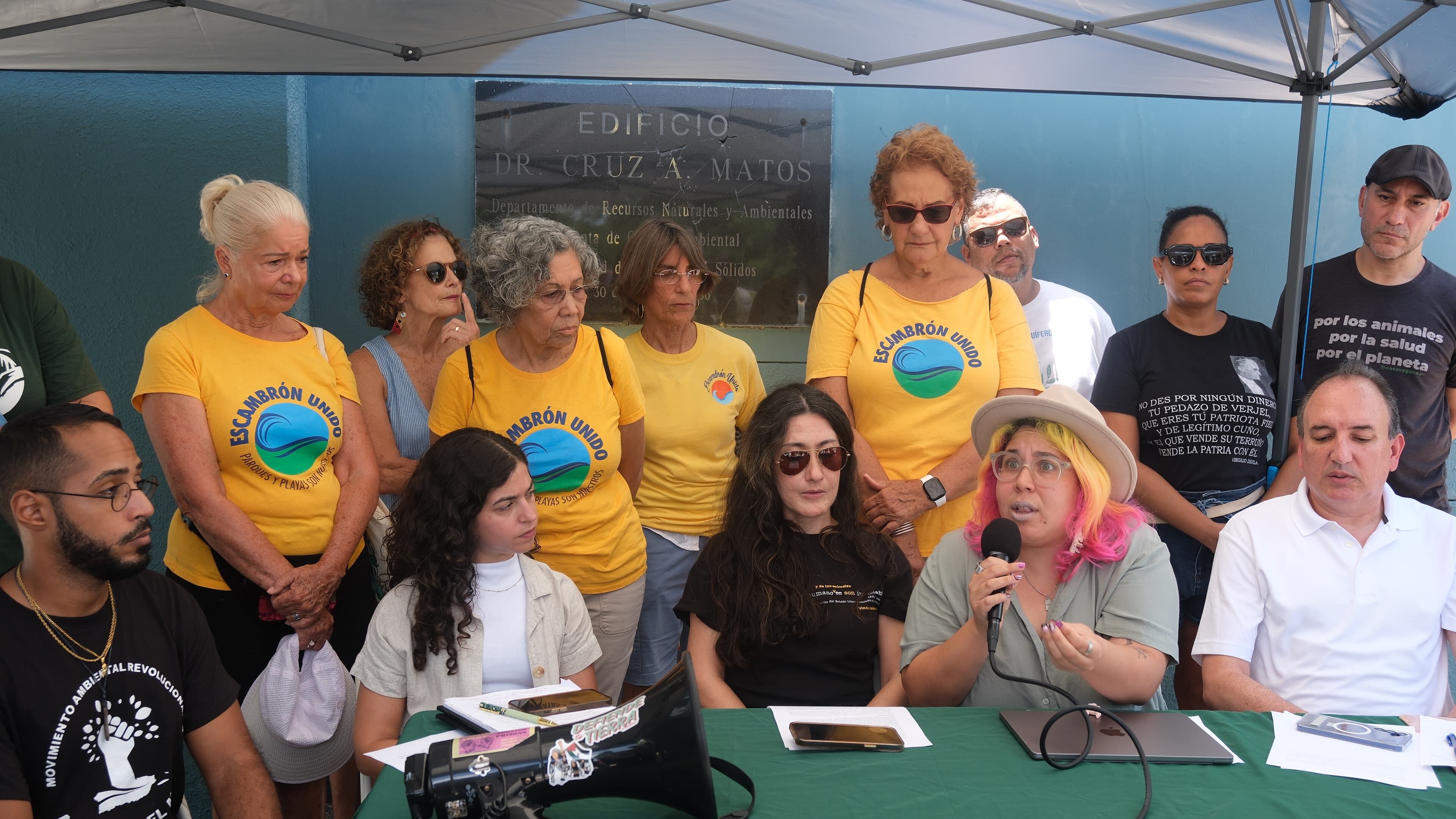 Exigen que se elimine la sombrilla del DRNA.