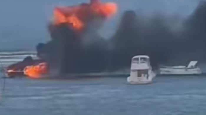 Incendio de una embarcación en Fajardo.