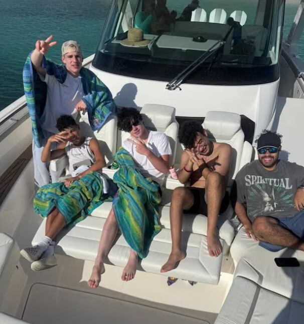 Ricky Martin disfruta el verano con sus hijos