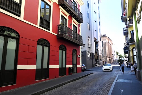 Baja la población de Puerto Rico