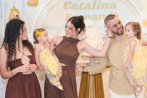 Gil López celebra los dos años de sus gemelas: “Milagros en forma de dos corazones”