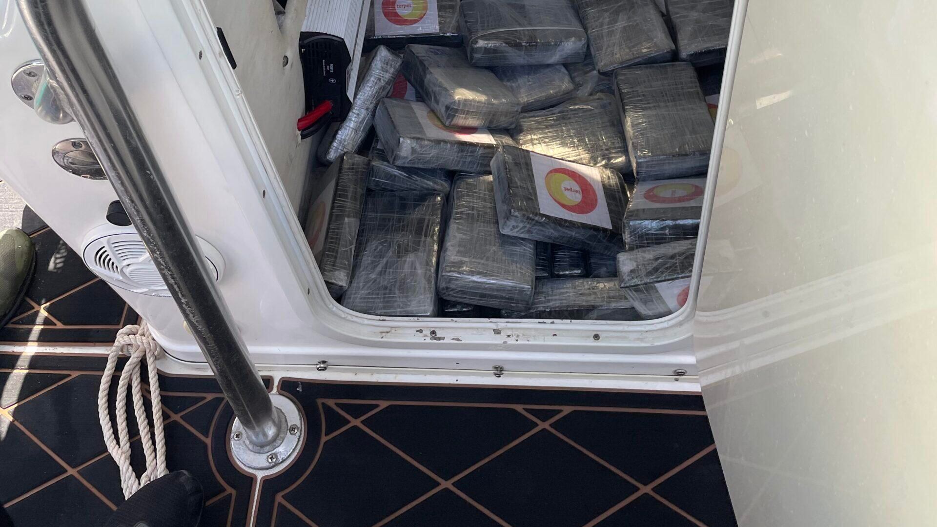Federales incautan 2,776 libras de cocaína