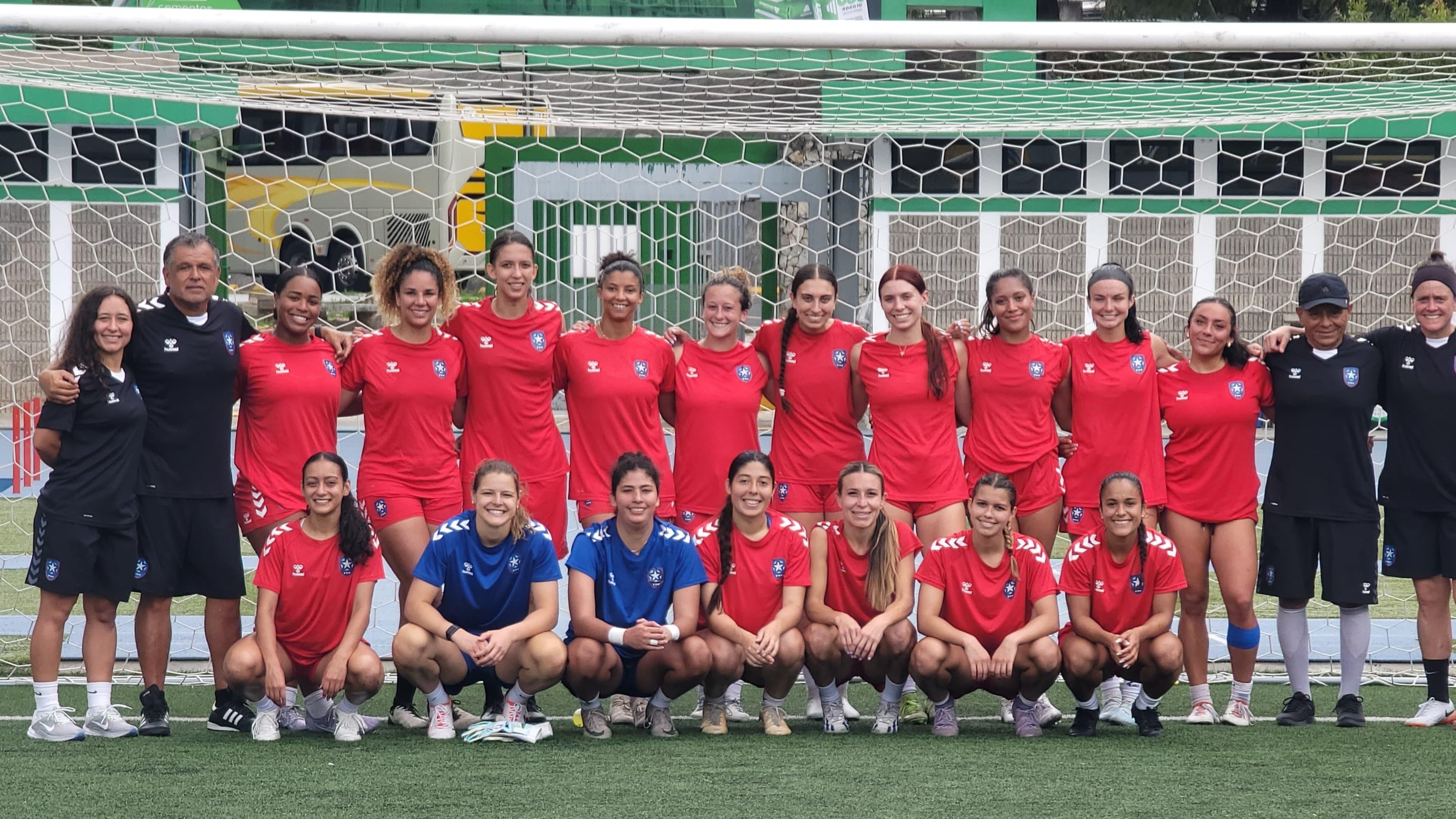 Selección mayor femenina de fútbol de Puerto Rico.