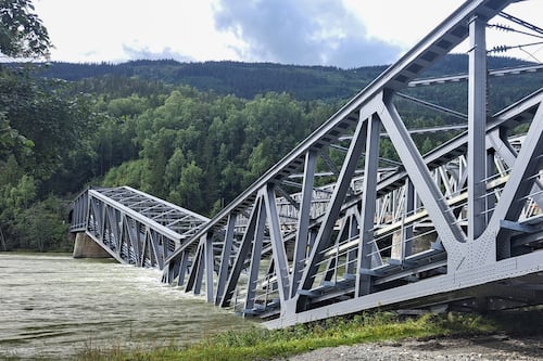 Se derrumba puente ferroviario tras días de lluvias torrenciales en Noruega