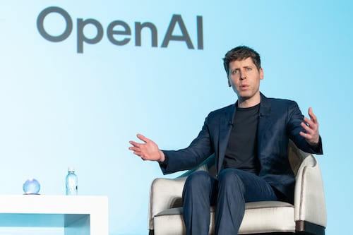 Sam Altman la tiene clara: Google se les ha adelantado, así que deben apurar el paso