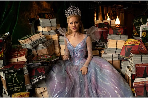 Ariana Grande da positivo a Covid-19 tras gira de ‘Wiked For Good’ ¿Cuál es su estado de salud?