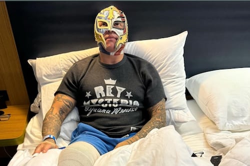 Rey Mysterio es sometido a una nueva operación de rodilla