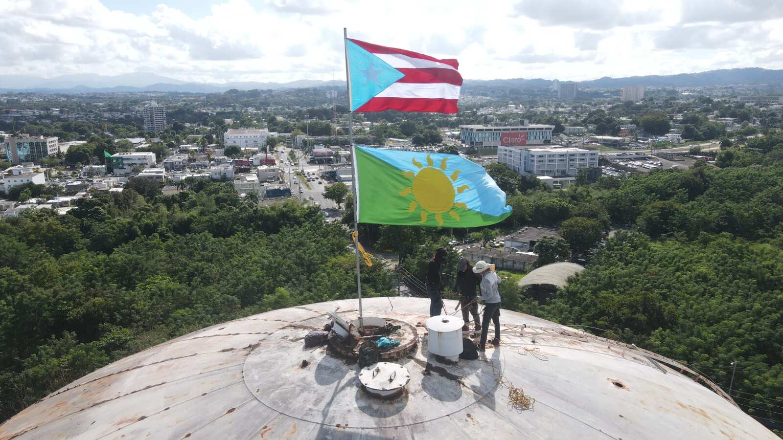 Izan bandera exigiendo transformación del modelo energético en Puerto Rico