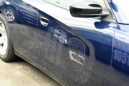 Radican cargos a hombre por amenazar a su sobrina con un cuchillo