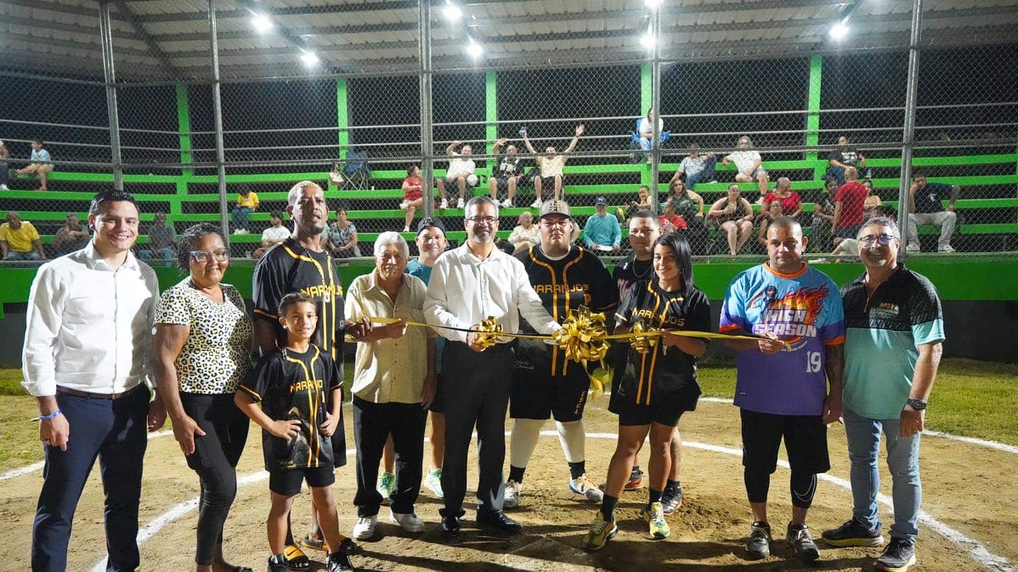 Reinaguran parque de pelota en comunidad de Vega Baja