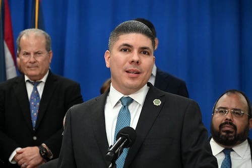 Reiteran rechazo a IVU en equipo solar y a arbitrio a vehículos eléctricos