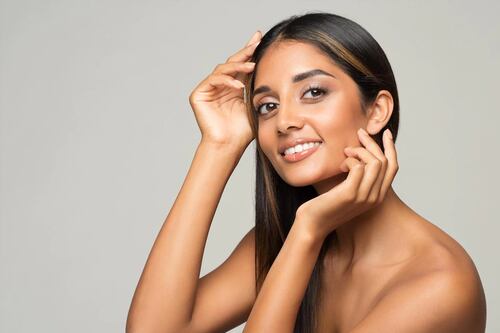 Atención pieles morenas: aquí una buena rutina para el cuidado de tu piel