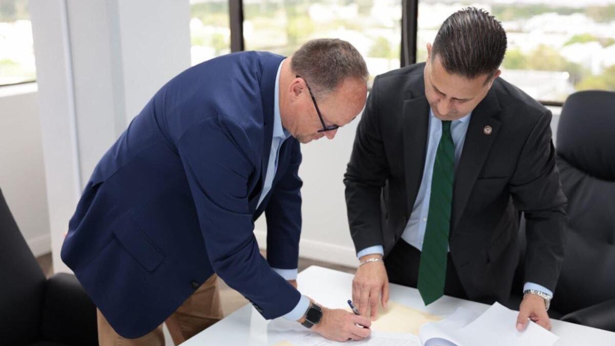 Corrección firma acuerdo con Goodwill para insertar confinados en la fuerza laboral