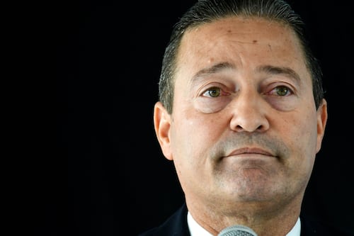 Cataño se perfila como primer municipio en completar proyectos de FEMA tras el paso de María