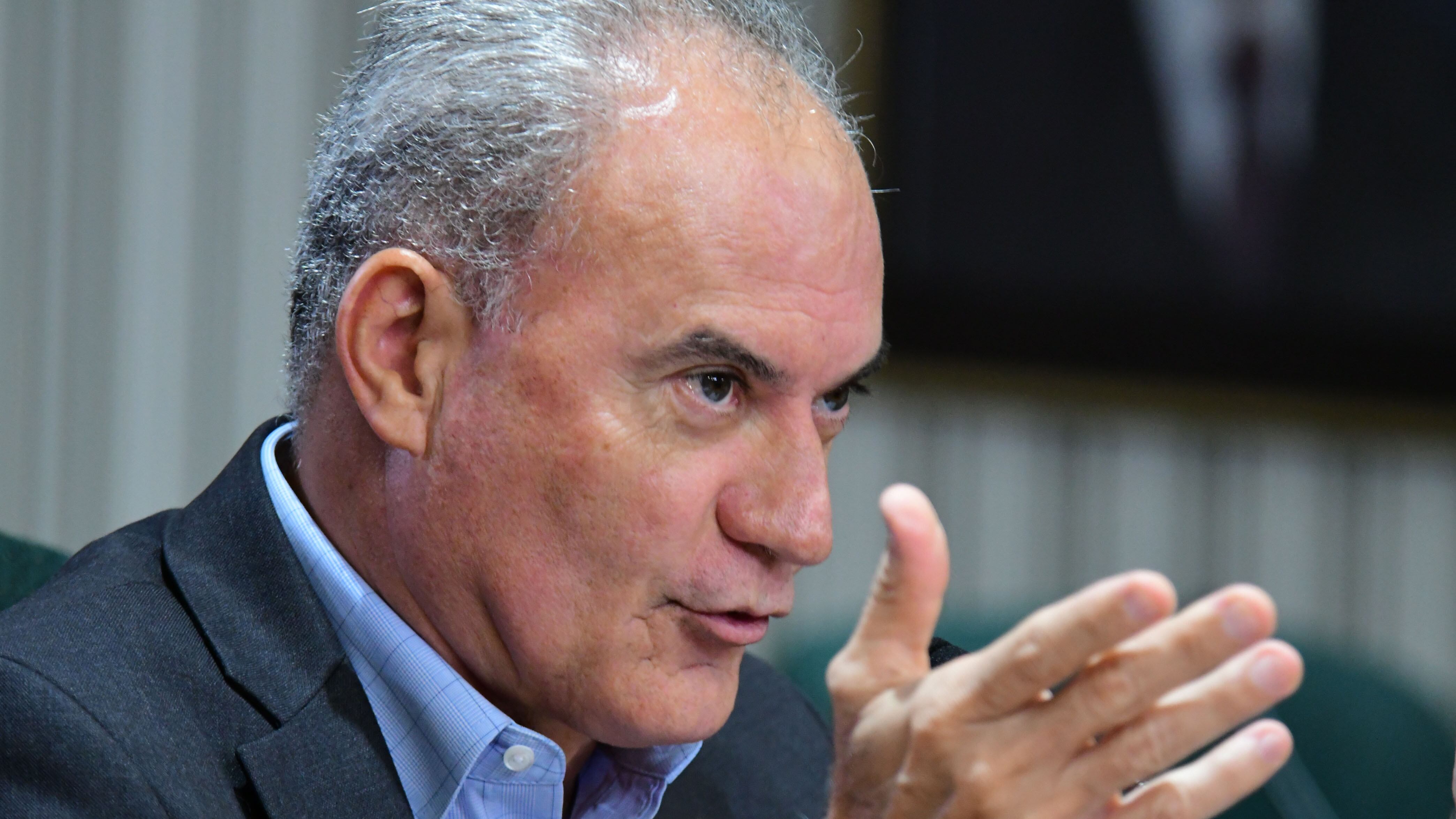 Víctor L. Parés Otero, representante