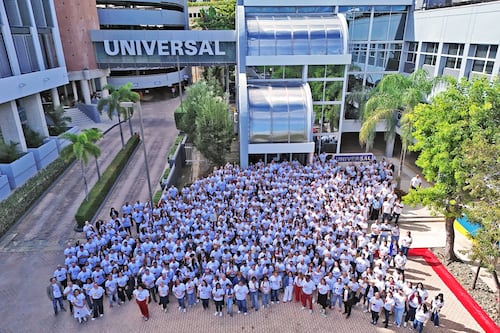 Universal celebra el Día Internacional del Migrante con su campaña navideña “Son Borinqueños”