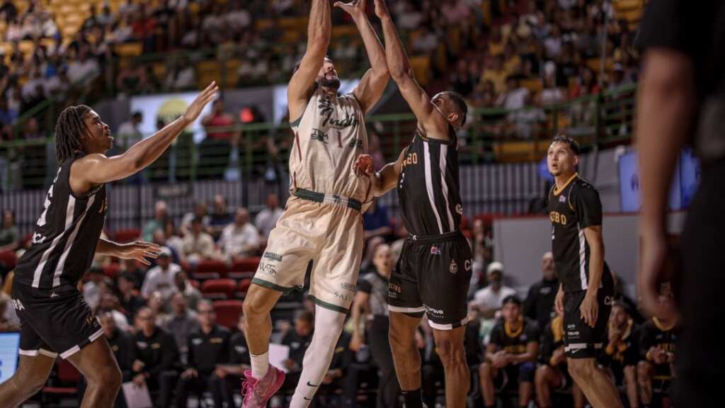 Un canasto en el último segundo le dio la victoria a los Indios de Mayagüez.