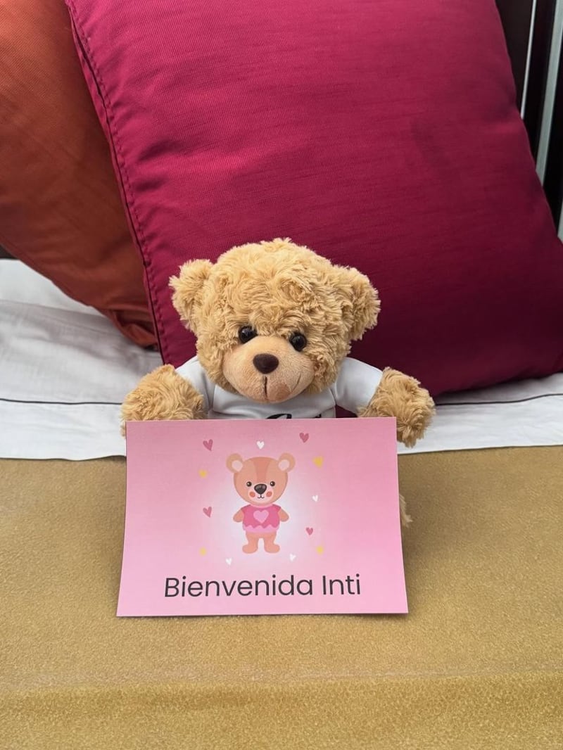 El tierno regalo con el que recibieron a Inti en México
