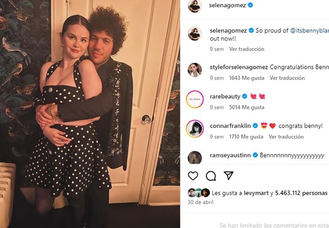 El novio de la cantante ha recibido críticas en redes por cómo aparece con ella en estas fotos