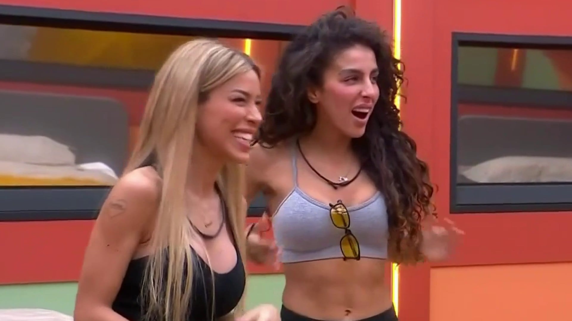 Las españolas Oriana Marzoli y Zoé Bayona fueron nominadas por los habitantes.