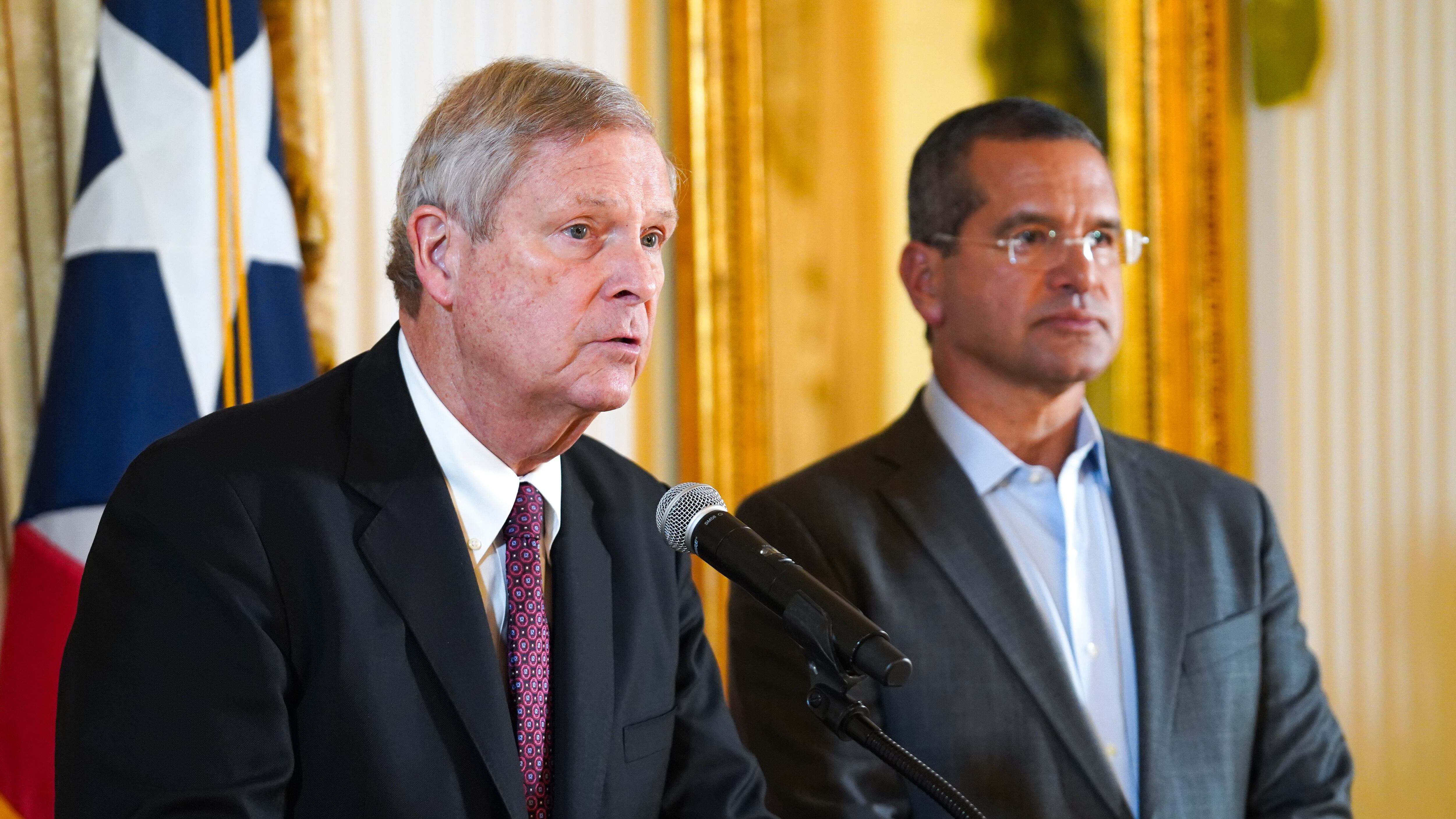 Gobernador Pierluisi y secretario de Agricultura federal