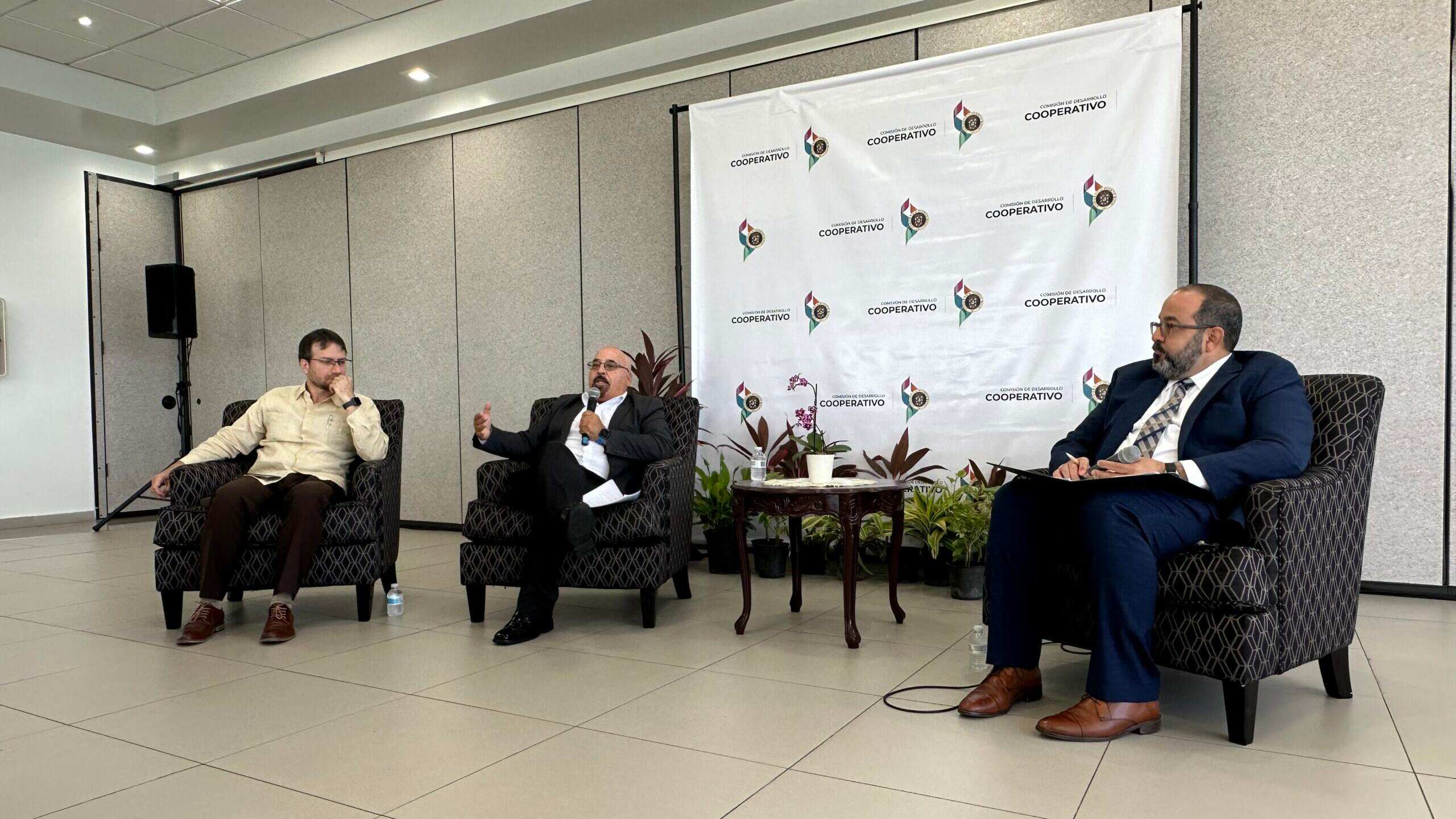 Foro de la CDCoop propone al cooperativismo como un sistema solidario y sostenible para el desarrollo económico de la isla.