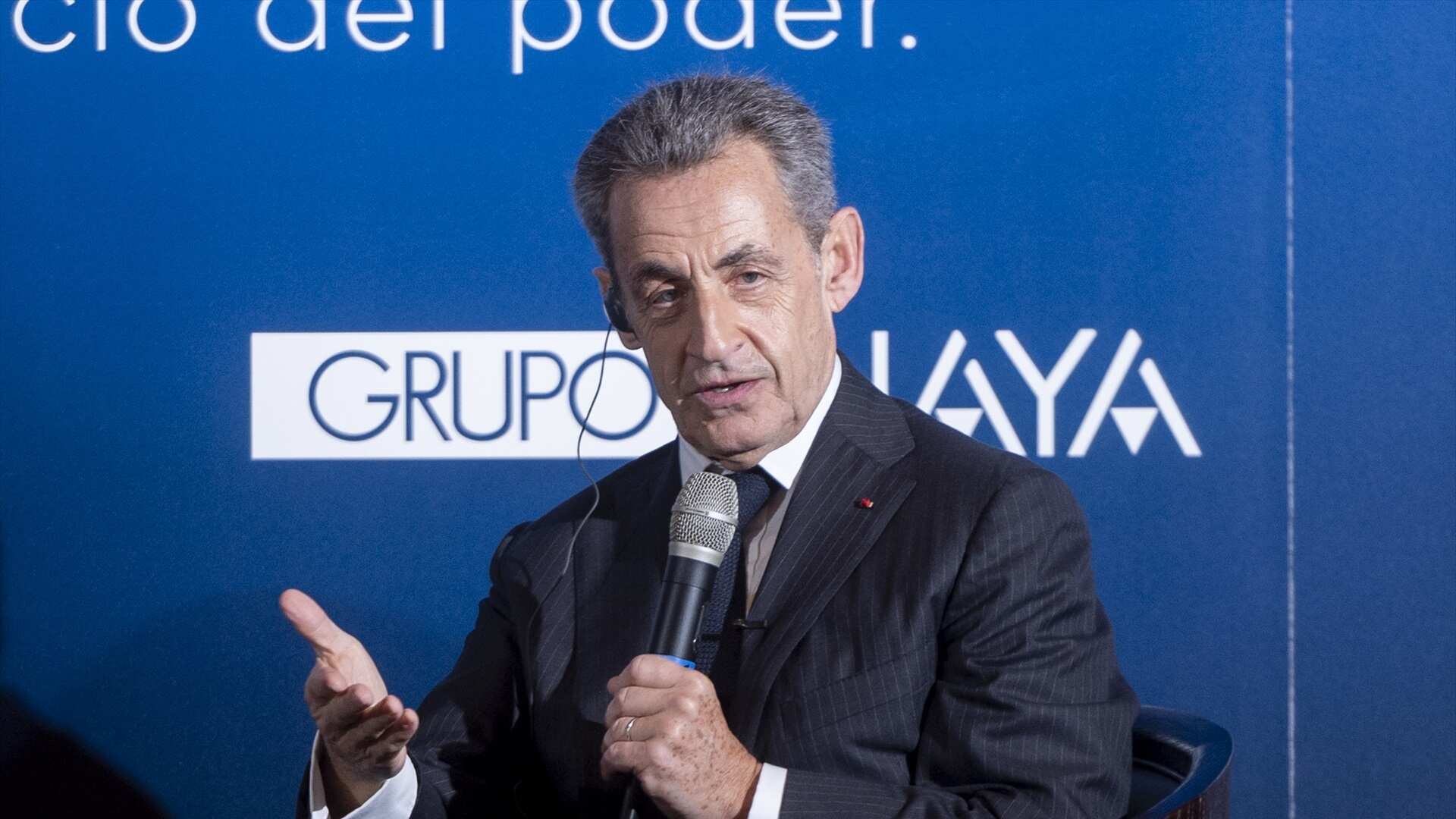 Condenan a prisión a expresidente de Francia