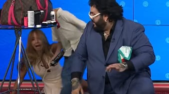 La animadora sufrió una caída durante su programa.