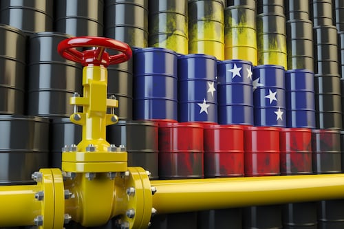 EEUU inicia retiro selectivo de sanciones a Venezuela para exportación de petróleo