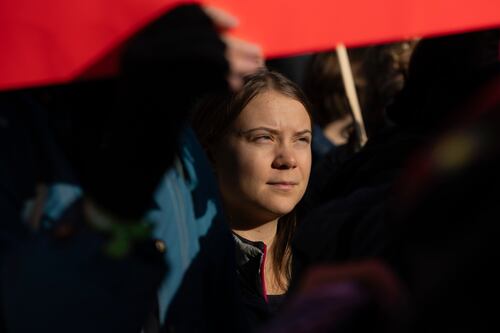 Miles marchan en Ámsterdam para exigir acción contra el cambio climático 