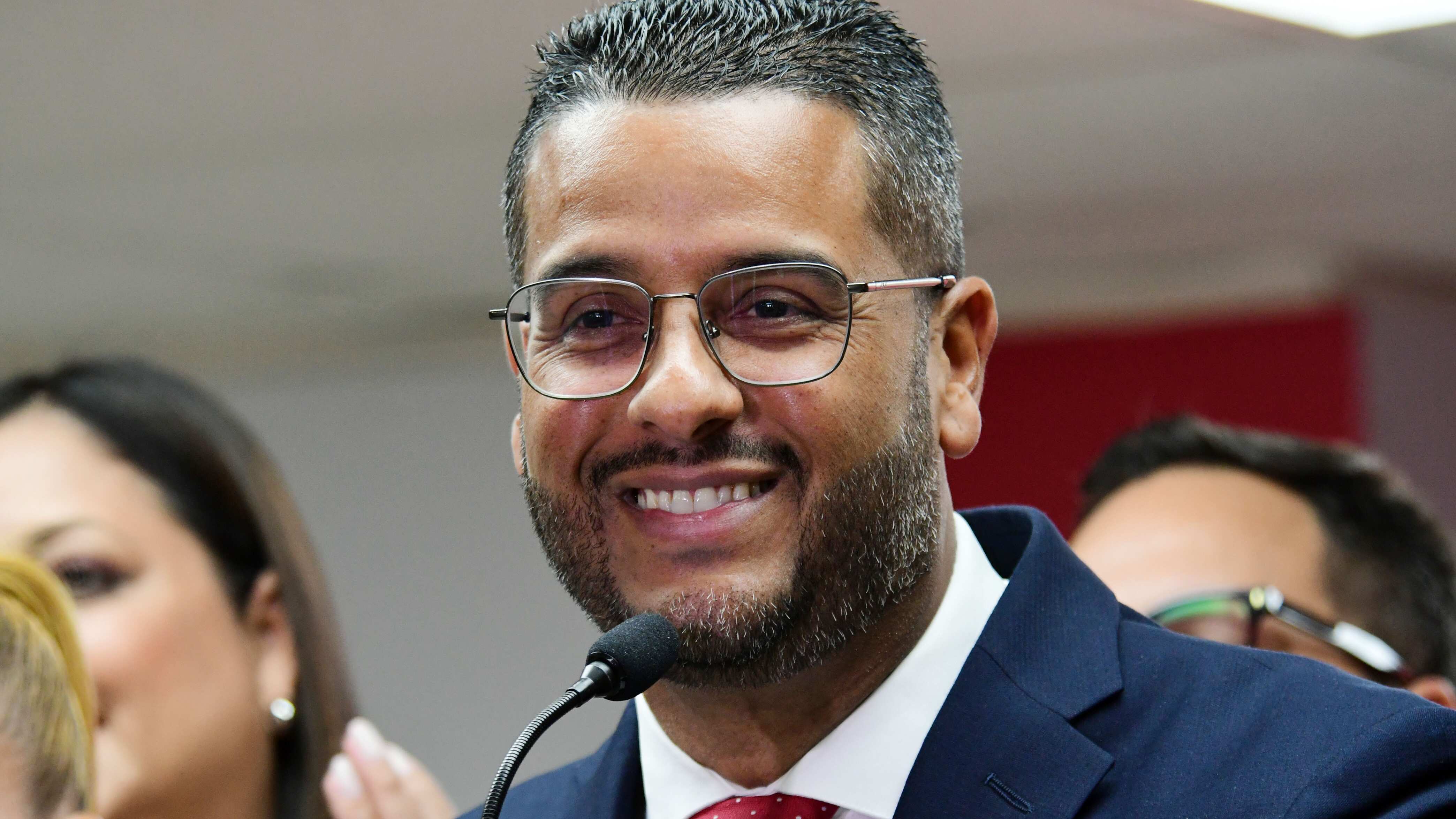 Jesus Manuel Ortiz. Presenta su equipo de Trabajo