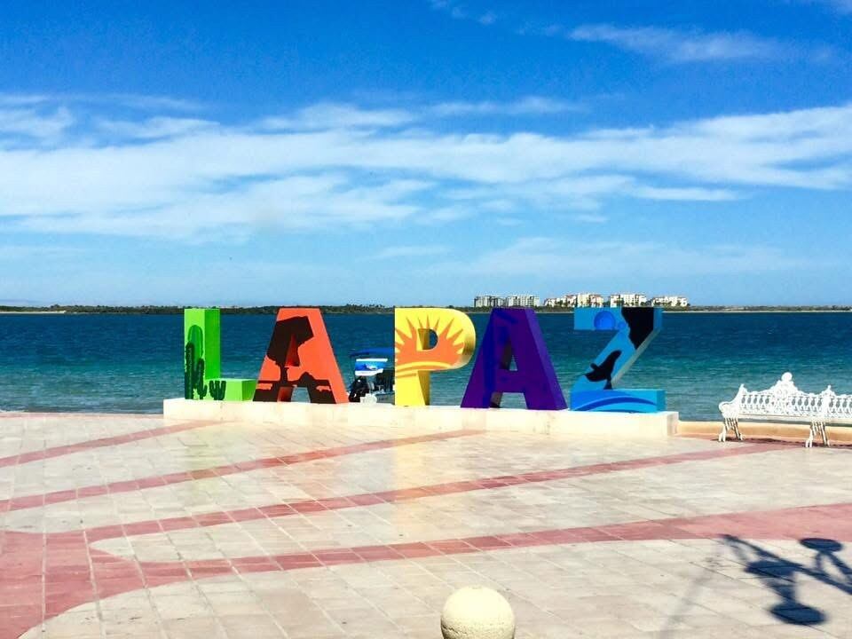 En sus alrededores se encuentran montañas, playas de arena blanca, paisajes desérticos y actividades de aventura que le inyectan un toque de adrenalina a la tranquilidad de su nombre. Foto: Said Pulido.