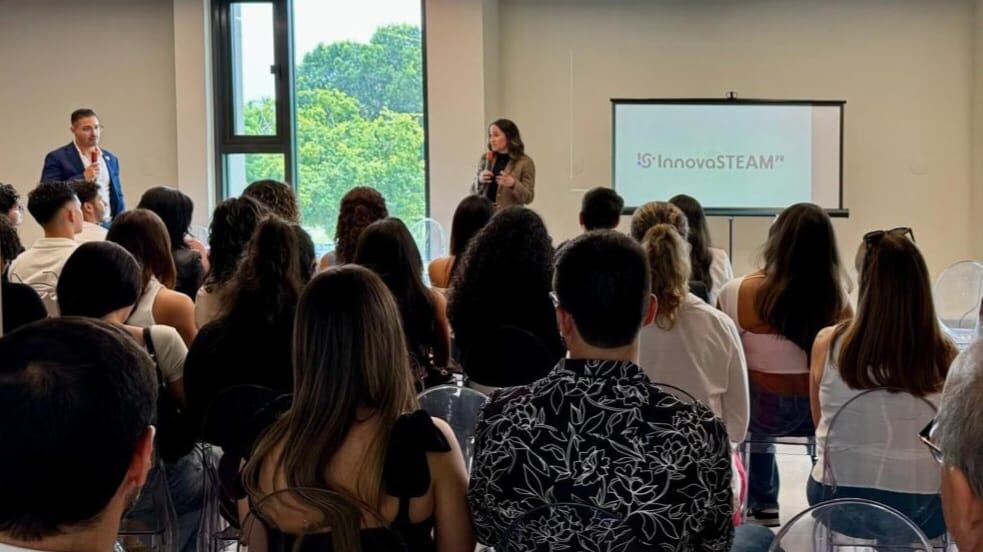 Buscan estudiantes de escuela superior para nuevo programa de STEAM en Puerto Rico y Cambridge.