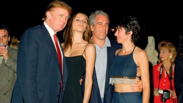 El presidente Donald Trump acompañado de Jeffrey Epstein