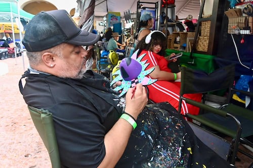 Fotogalería: Así se vive el primer día de las Fiestas de la Calle San Sebastián