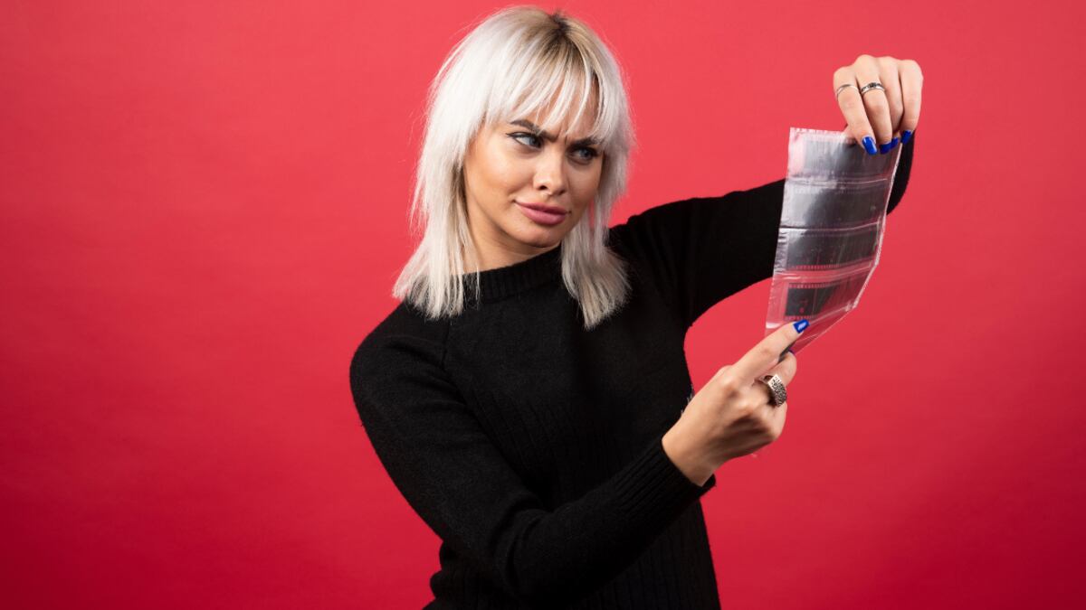Evita estos tonos de cabello o podrían hacerte ver mayor.