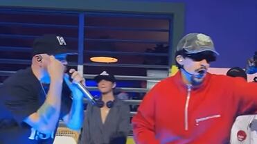 Residente fue uno de los invitados más recientes del "party de marquesina" en la casita de la residencia de Bad Bunny.