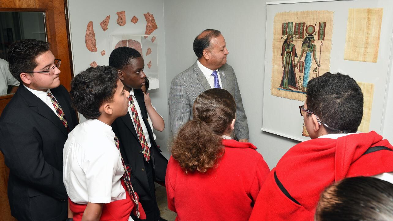 Caguas celebra los 250 años de su fundación con exposición sobre la evolución de la escritura